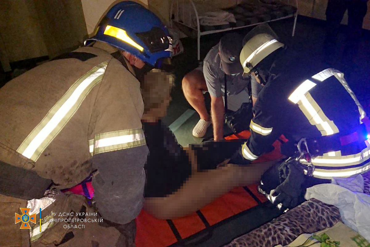 Людям помогли выйти на улицу - фото: ГСЧС