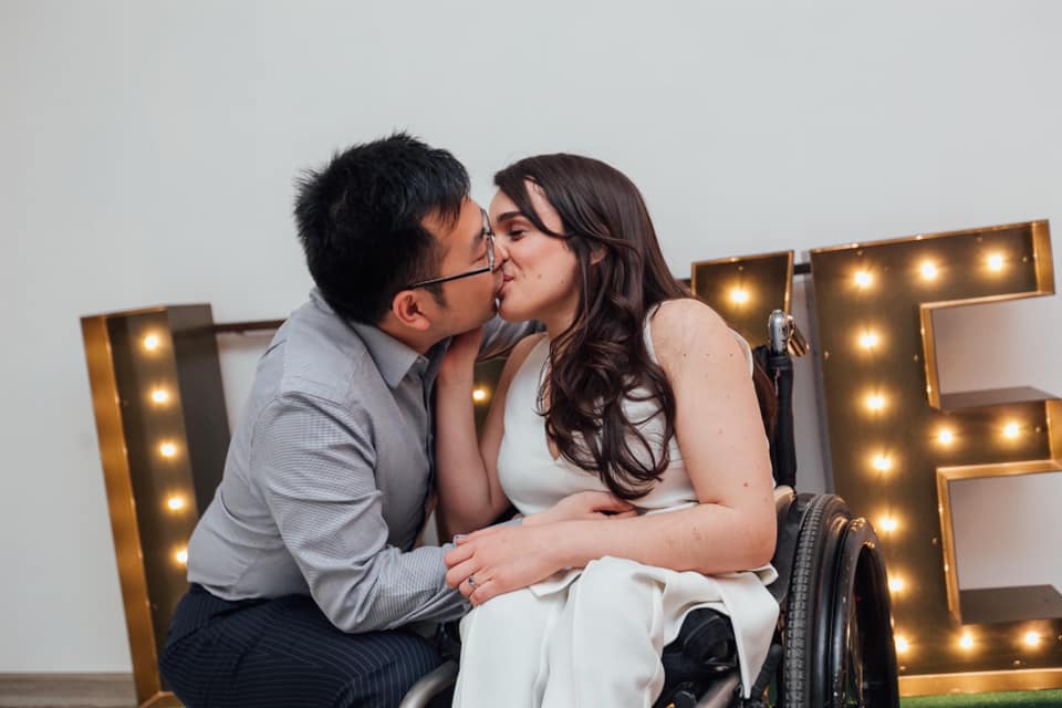 Девушка год назад вышла замуж / фото: fb Александра Кутас