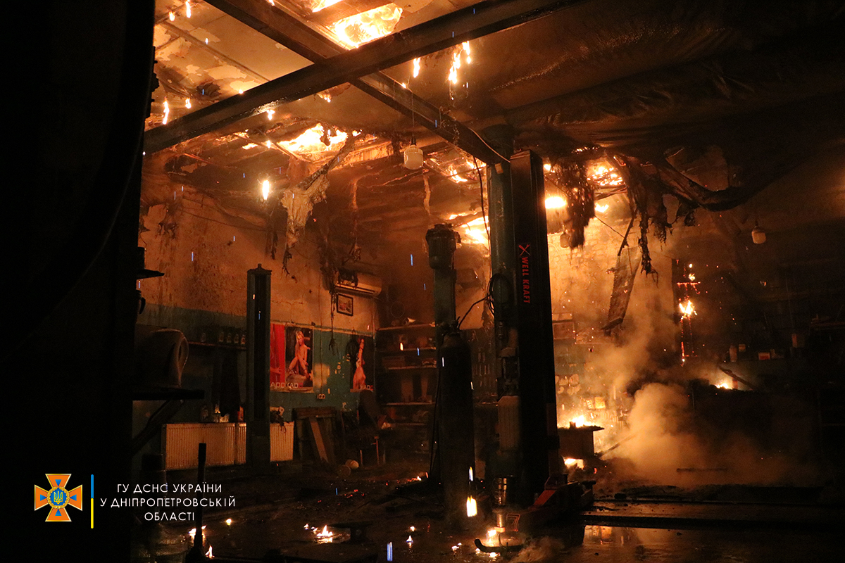 Огонь сильно повредил помещение - фото: dp.dsns.gov.ua