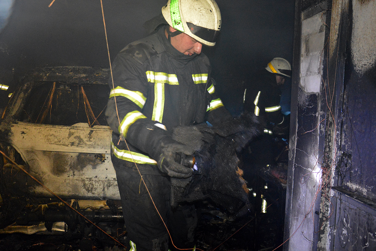 Спасатели больше часа тушили пожар - фото: ГСЧС