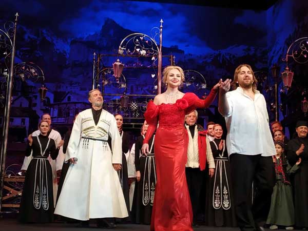 Мюзикл "Пиросмани или Миллион алых роз" - фото: dv-gazeta.info