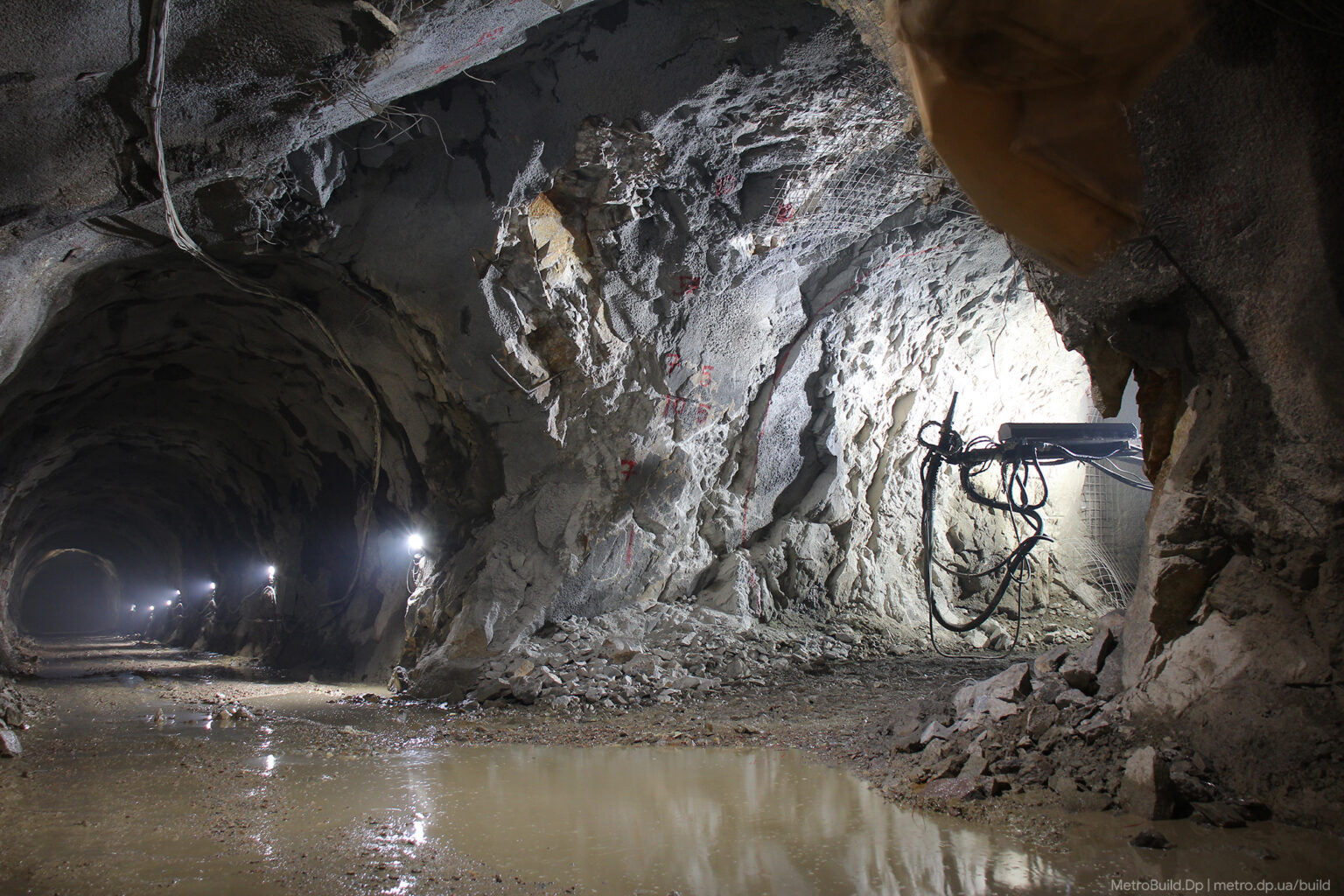 Как сейчас выглядят строящиеся станции Днепровского метро - фото: metro.dp.ua