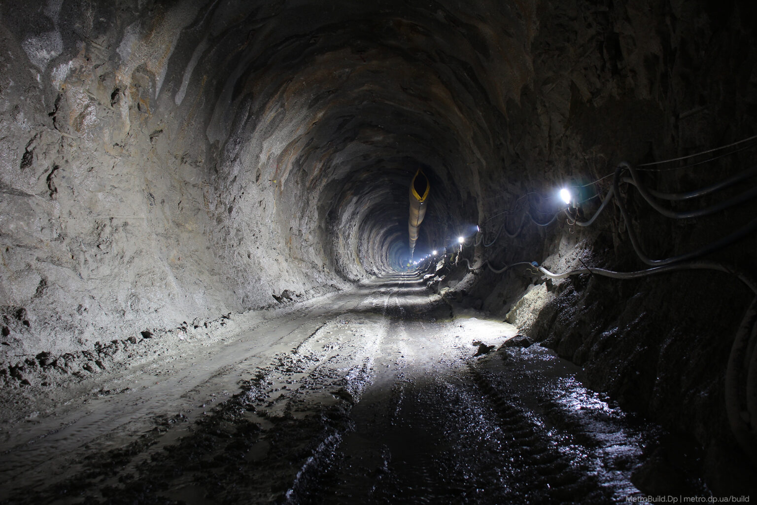 Как сейчас выглядят строящиеся станции Днепровского метро - фото: metro.dp.ua