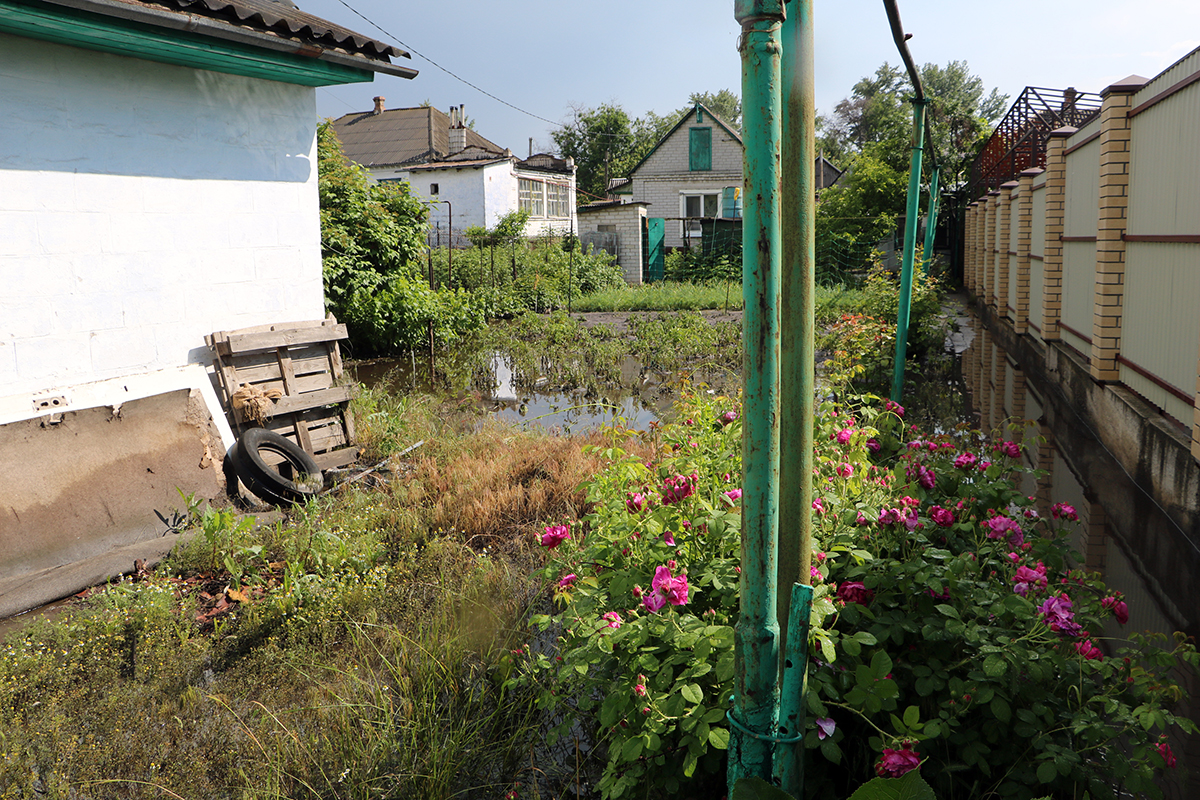 Затопило дворы - фото: ГСЧС