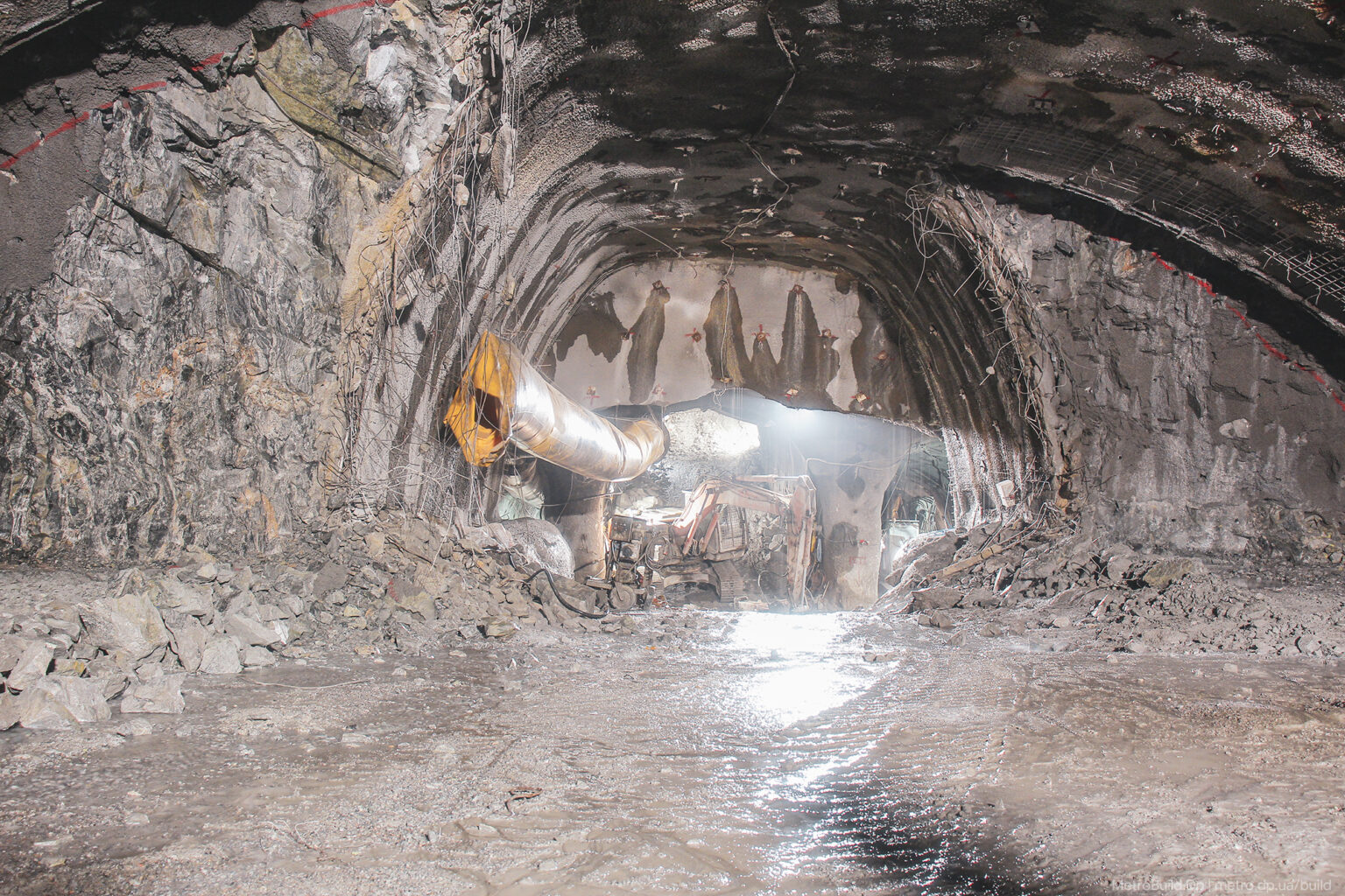 Станция "Театральная" - фото: metro.dp.ua
