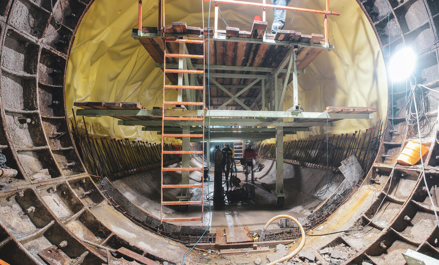 Шахтный ствол 1 - фото: metro.dp.ua