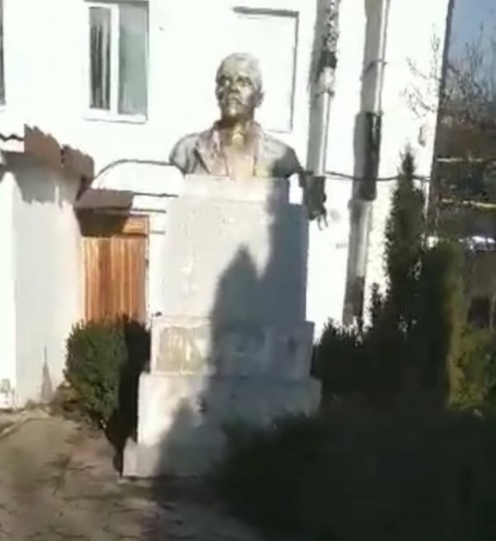 Последний памятник Ленину в Днепре  / фото: google.com