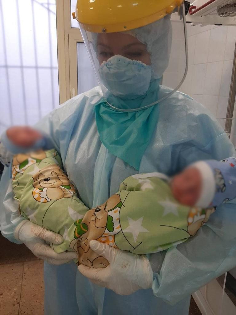 Женщинам делают кесарево сечение, чтобы спасти малыша - фото: bbc.com