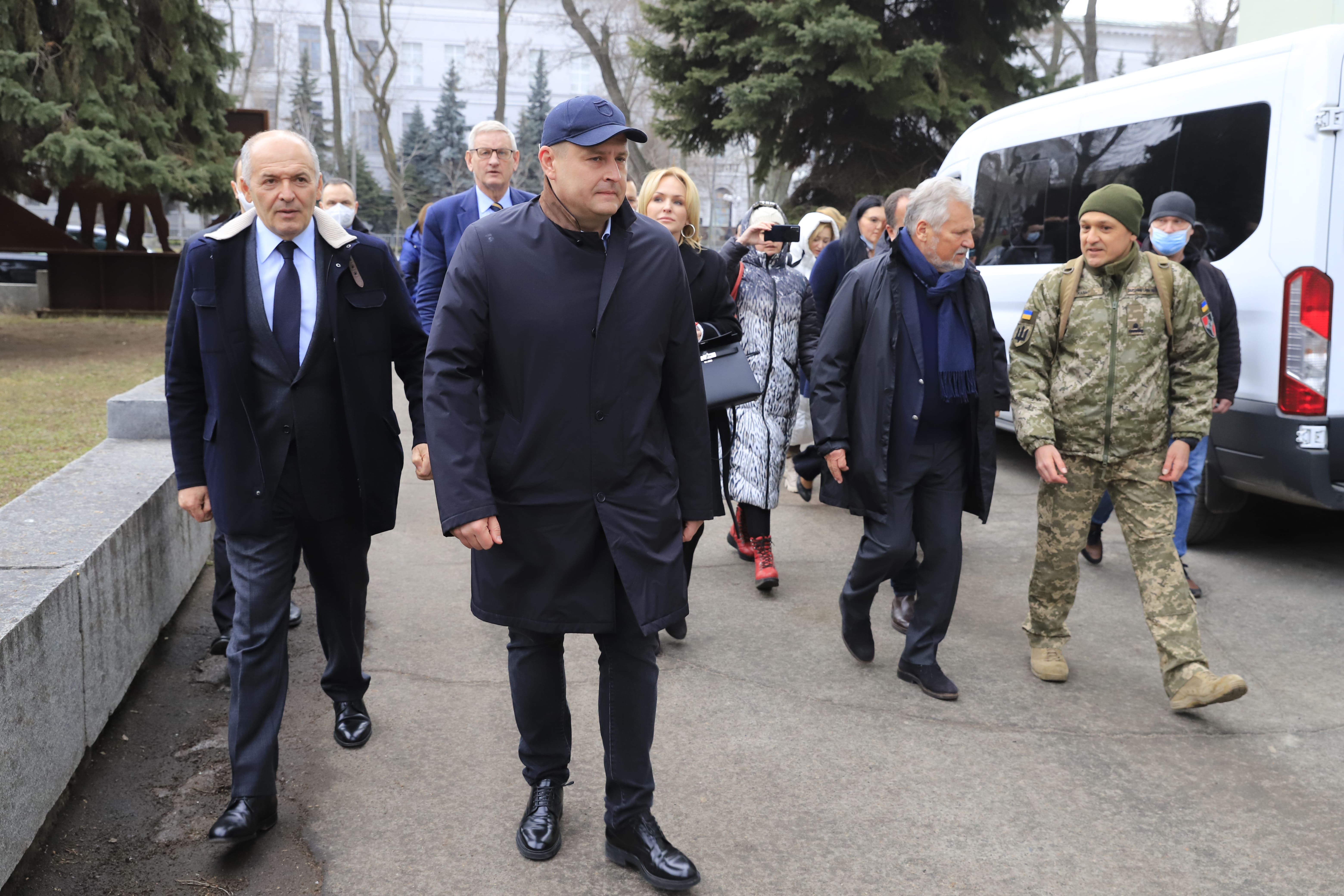 Продовжувати дипломатичну співпрацю та підтримувати Україну: до Дніпра приїхали європейські політичні лідери, аби засвідчити підтримку країни фото 1