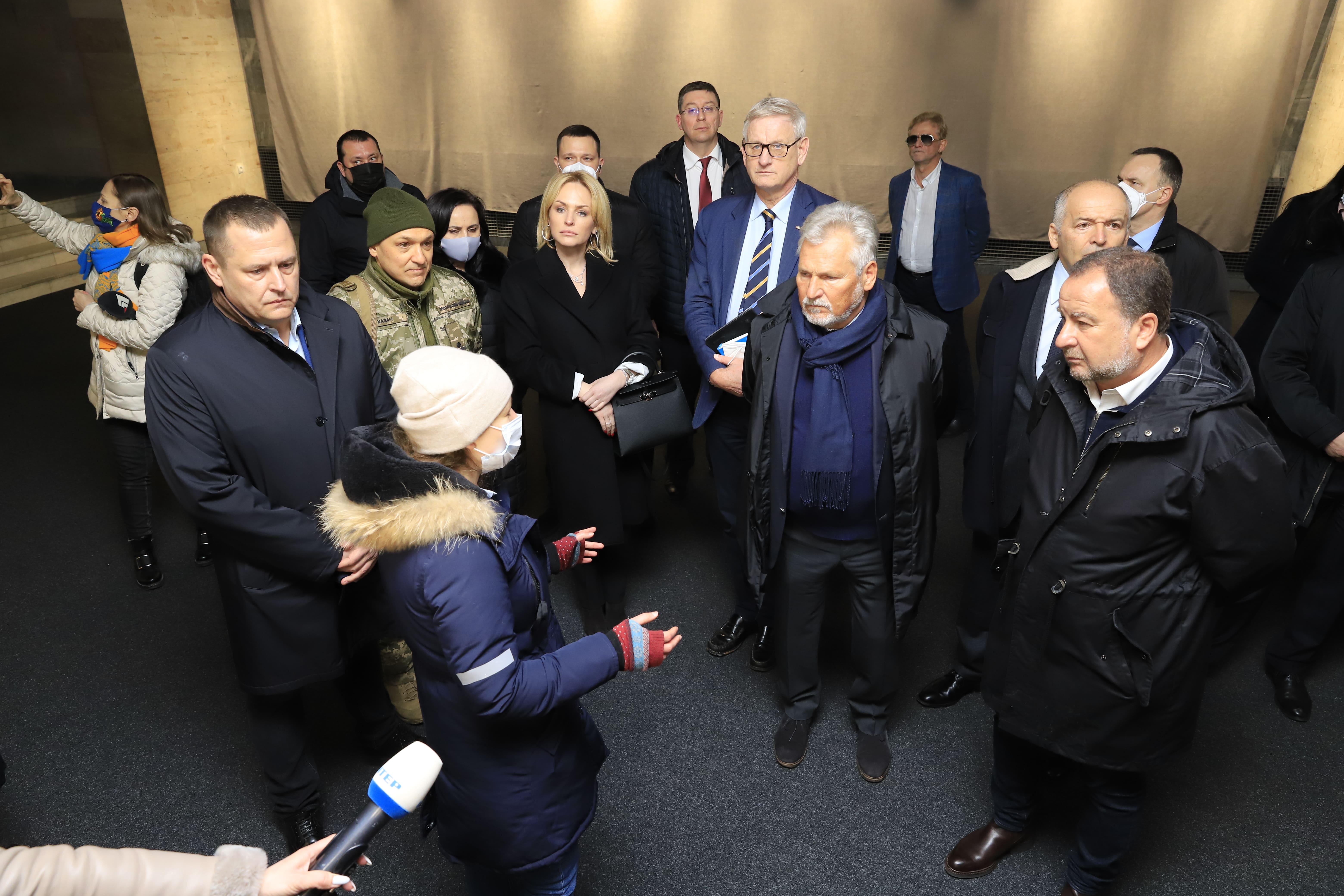 Продовжувати дипломатичну співпрацю та підтримувати Україну: до Дніпра приїхали європейські політичні лідери, аби засвідчити підтримку країни фото 6 5