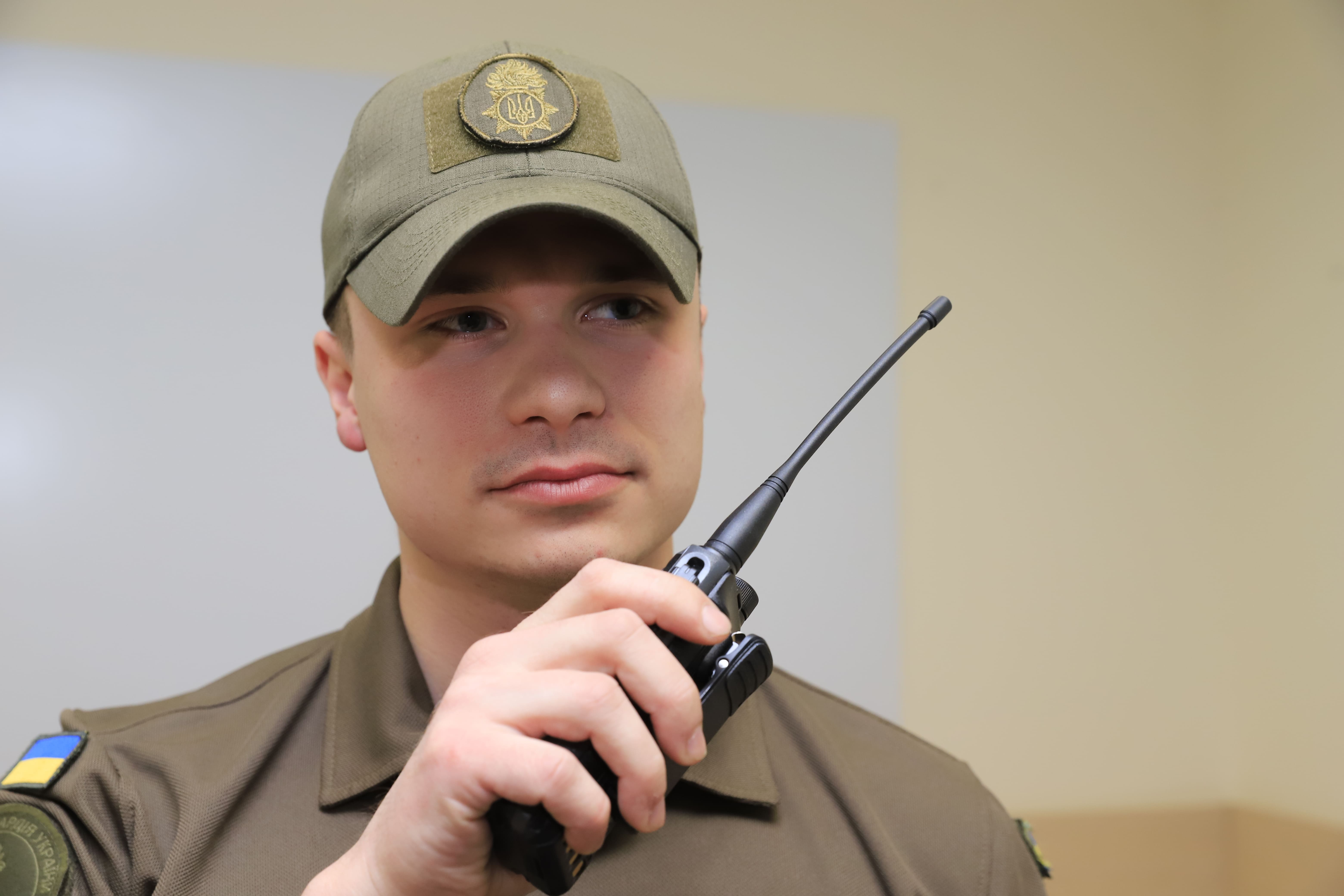 В Днепре подразделениям Национальной гвардии Украины передали 195 новых радиостанций фото 4 3