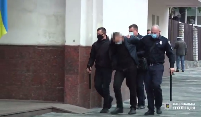 Задержанный мужчина / фото: ГУ НП в Днепропетровской области