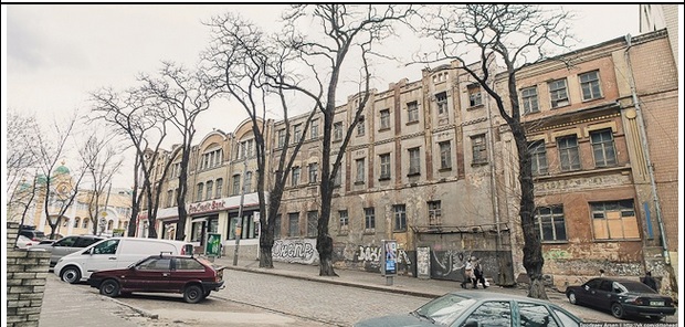 Заброшенный фасад / фото: blogr.dp.ua