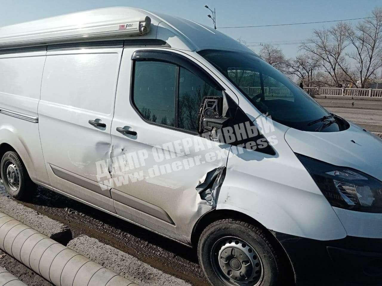Пострадал микроавтобус / фото: dnepr.express