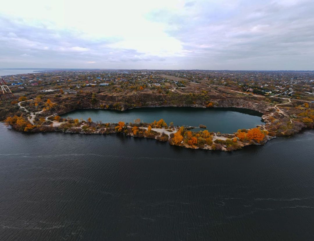 Озеро - фото: instagram.com/dnipro.air