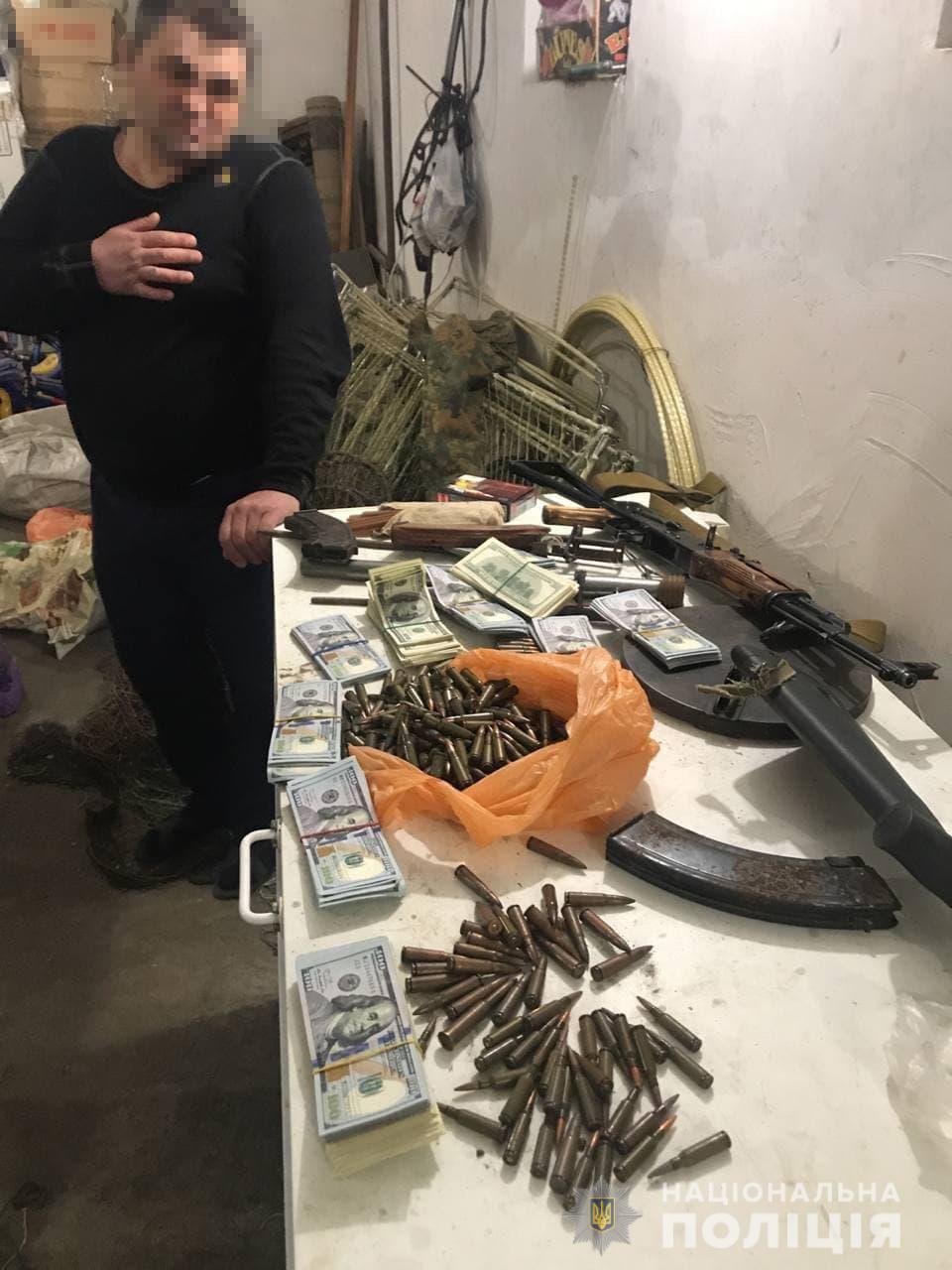 Во время обысков нашли оружие и патроны - фото: ГУНП