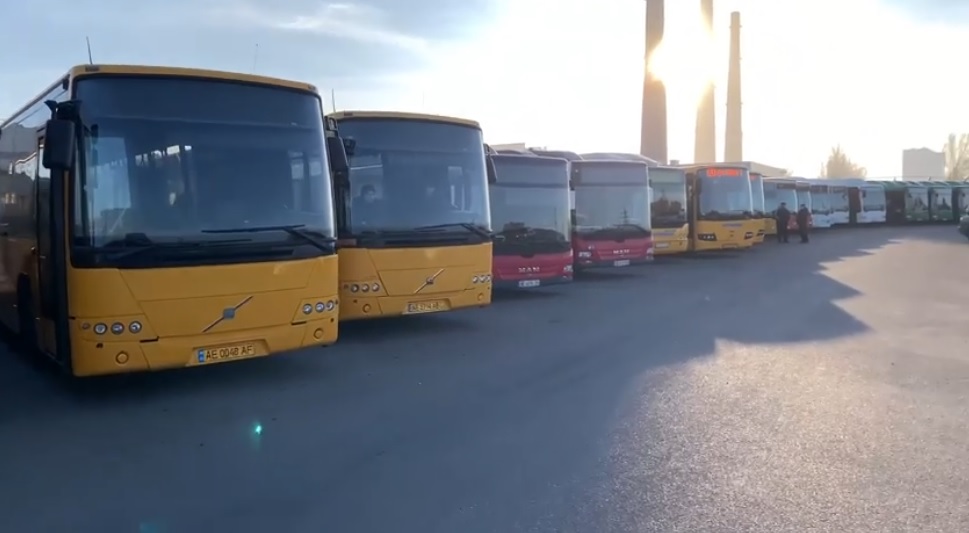 Большие автобусы / фото: fb Михаил Лысенко