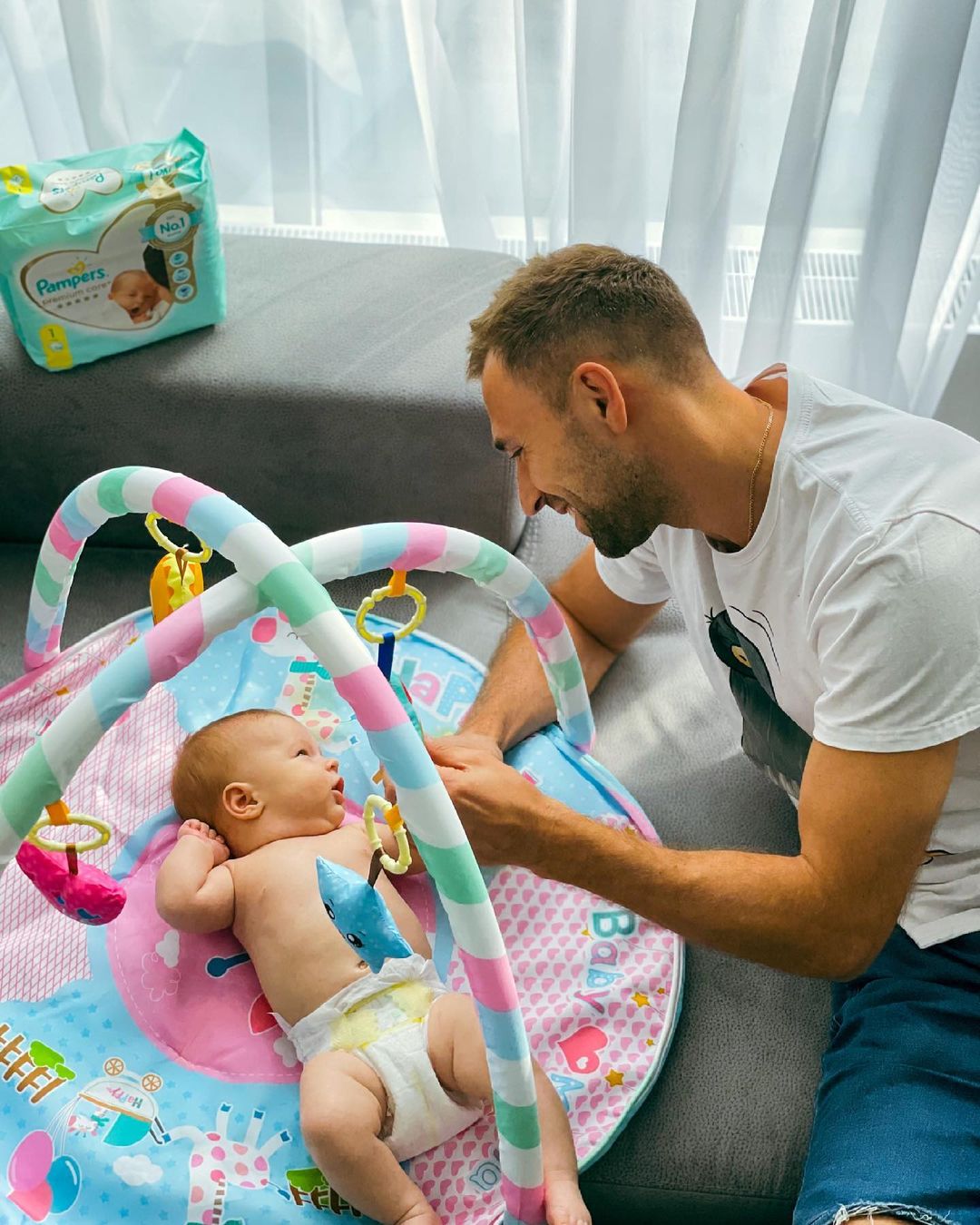 Холостяк с любимой дочкой - фото: inst dasha_khlystun_