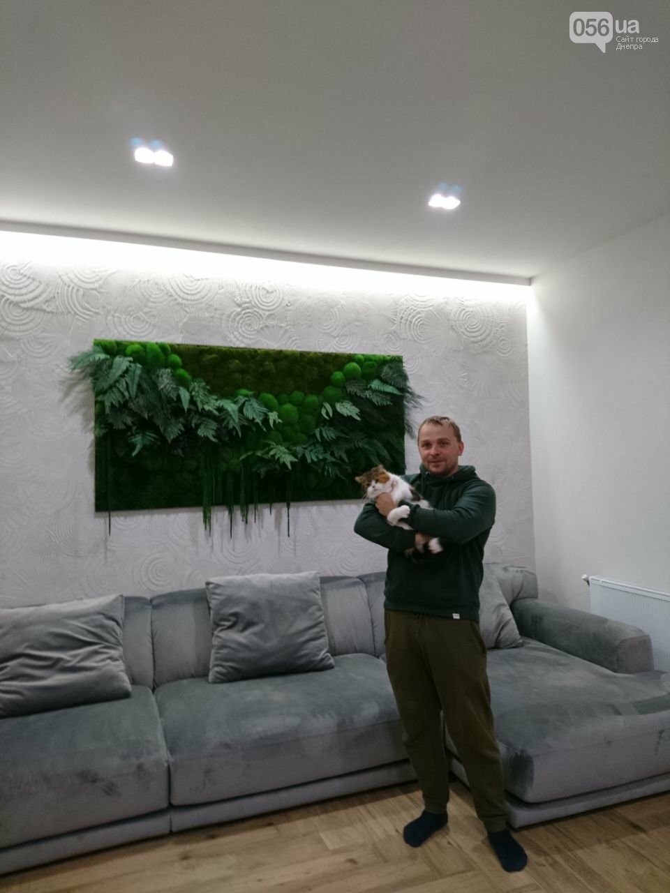 Днепрянин создает картины их мха/ фото: 056