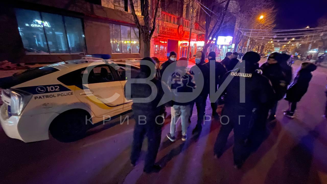 В Кривом Роге осквернили ханукию - || фото: svoi.kr.ua