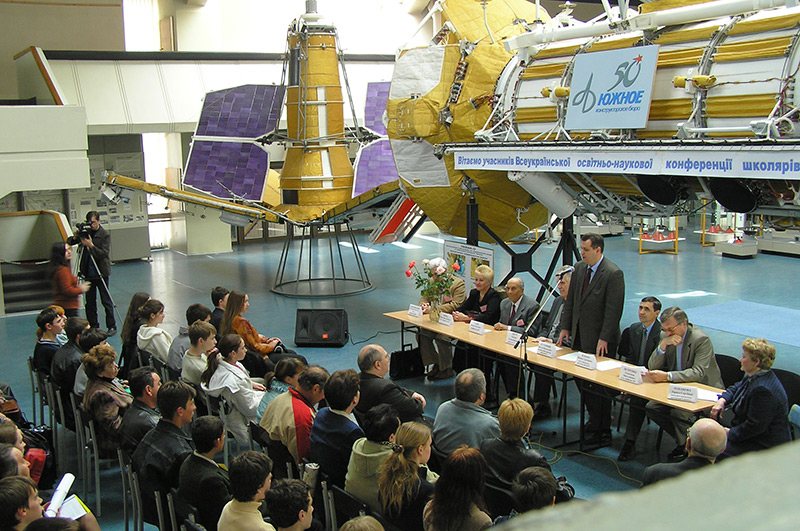 НЦАОМ имени Макарова - фото: unaec.dp.ua