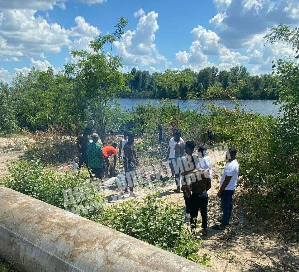 Убийство коз на пляже - фото: dnepr.express