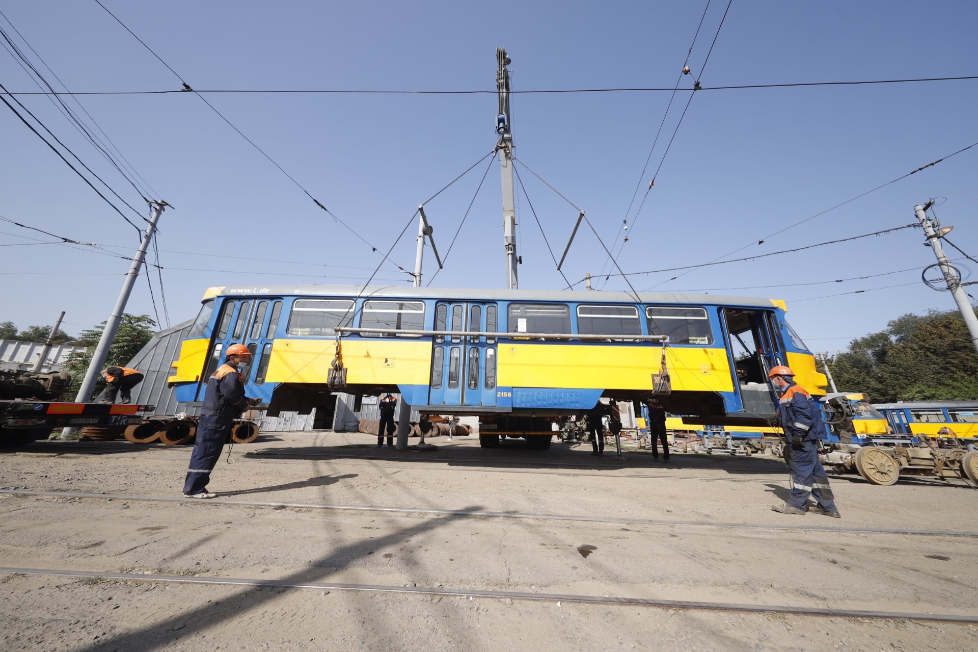 Перед запуском трамваи перекрасят / фото: мэрия Днепра
