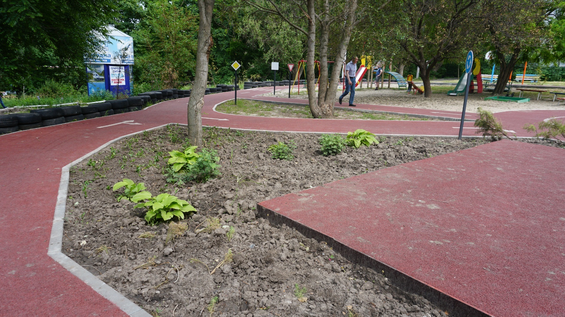 Новая детская площадка - фото: dniprorada.gov.ua