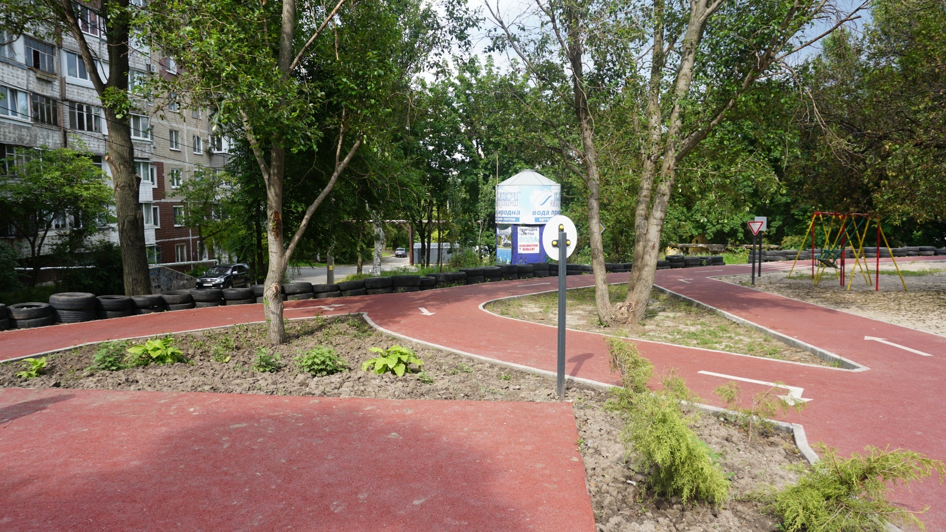 И изучать правила дорожного движения - фото: dniprorada.gov.ua