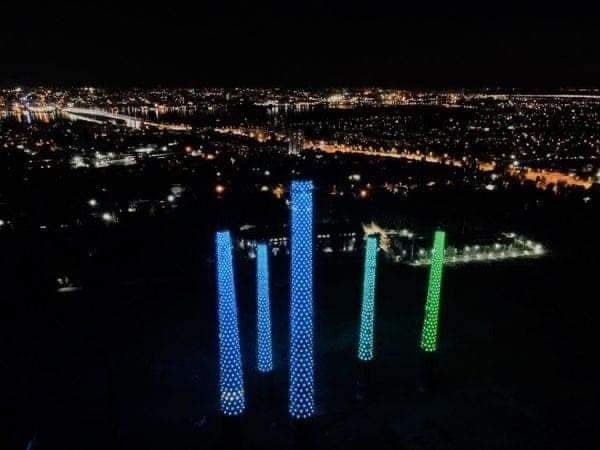 У Дніпрі День міста завершили видовищним світло-лазерним шоу «Dnipro Light Flowers», що претендує стати наймасштабнішою артінсталяцією у світі фото 4 3