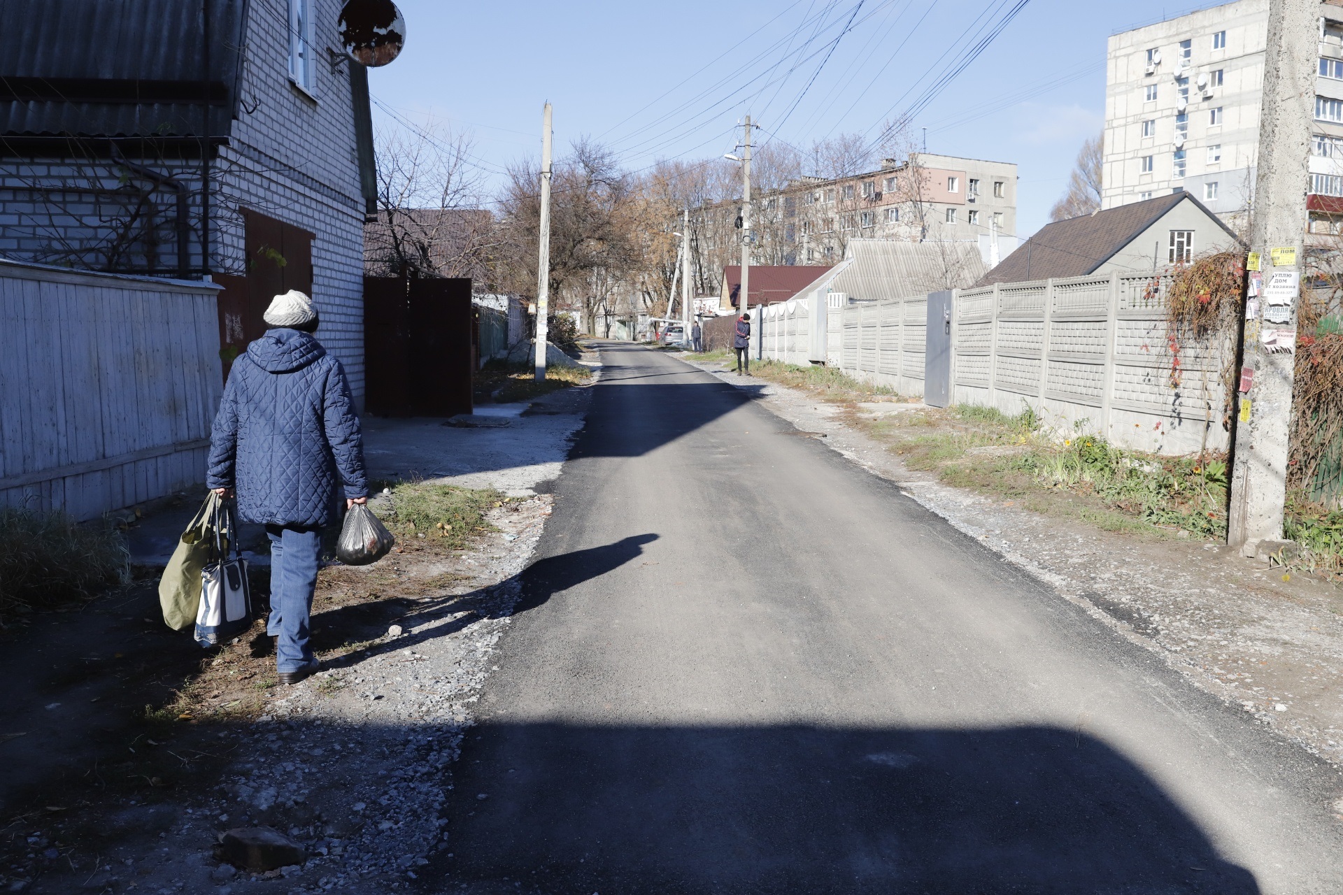 Вместо площадки для собак построили дорогу - фото: горсовет