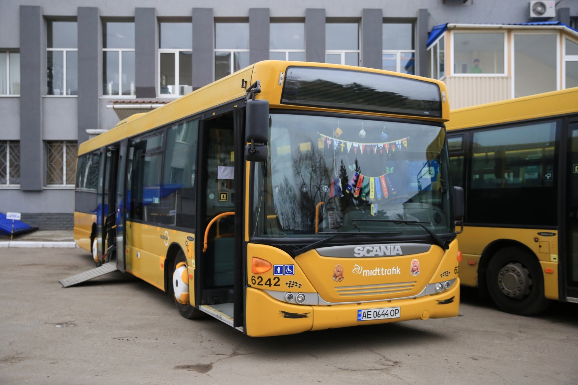Новые автобусы - || фото: dniprorada.gov.ua