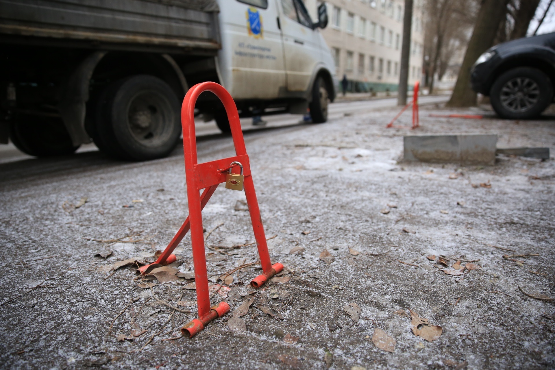 В Днепре самовольно обустраивают парковки - || фото: dniprorada.gov.ua