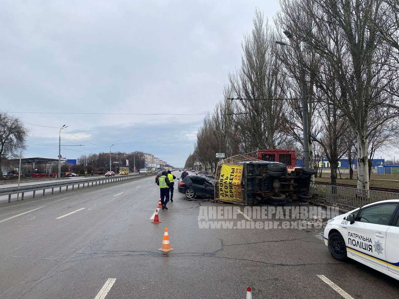 В ДТП пострадал водитель / фото: Днепр оперативный 