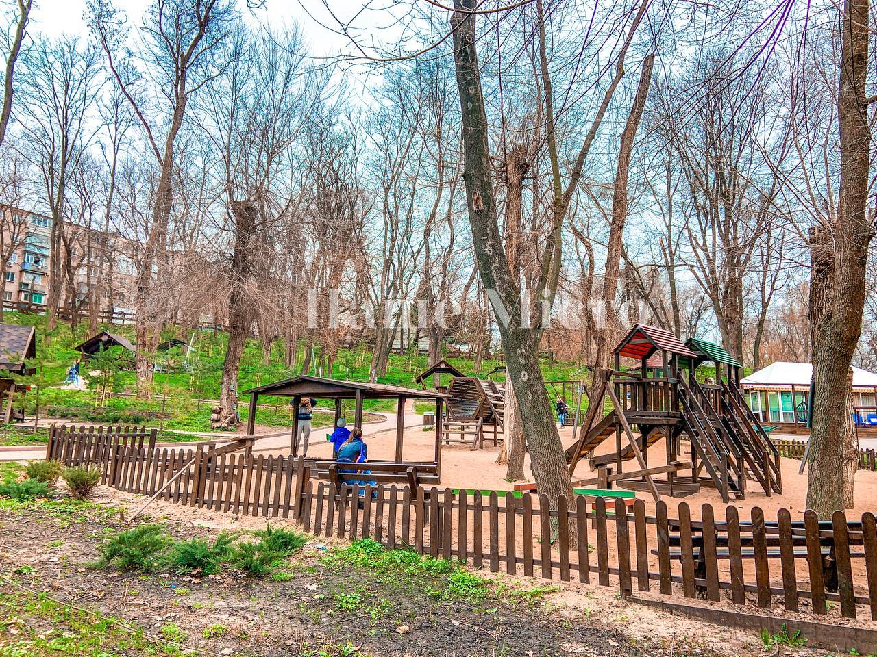 Детская площадка - фото: nashemisto.dp.ua