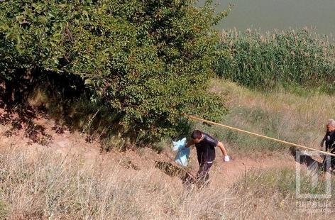 Пакет с останками девочки выловили из реки - || фото: one.kr.ua