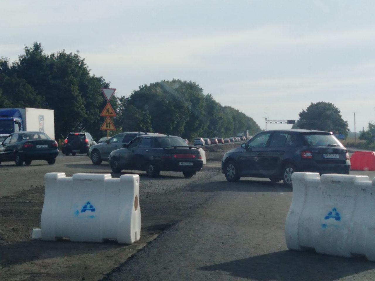 На въезде в яхт-клуб "СИЧ" стоит патруль / фото: Дмитрий Белка