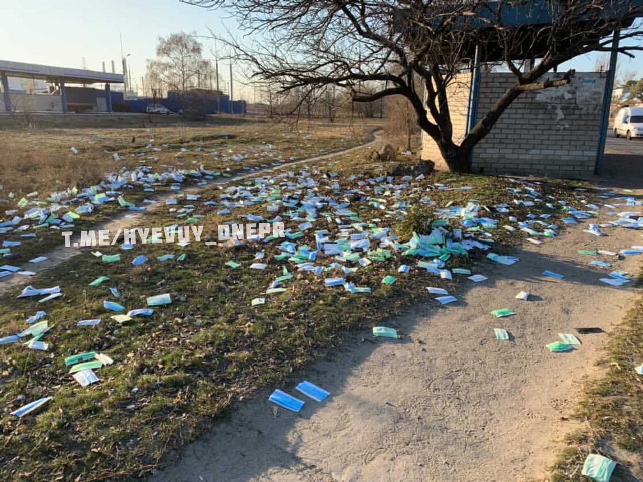 Маски на Днепросталевской / фото: ХД