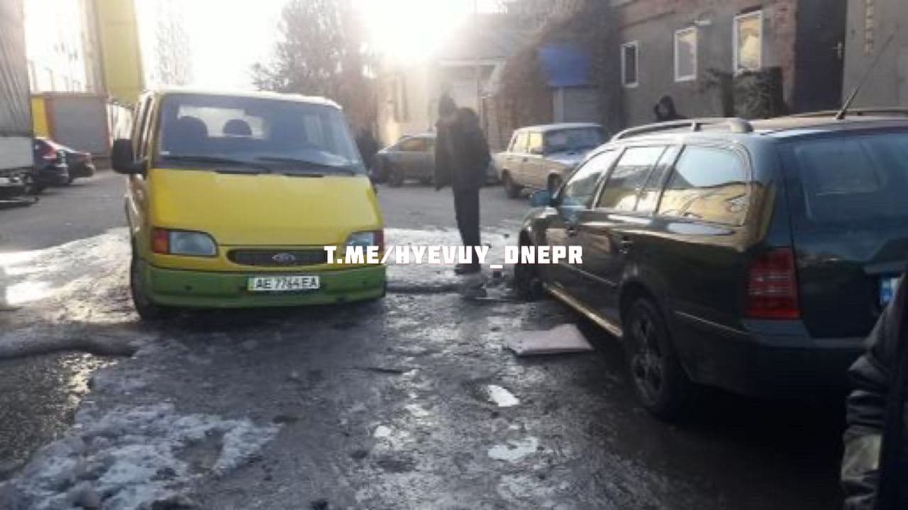 Ужасная дорога на Мандрыковской / фото: ХД