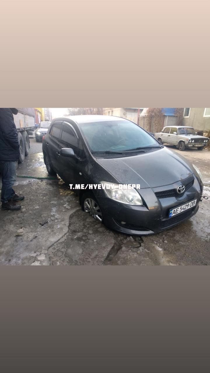 Машины застревают в ямах  / фото: ХД
