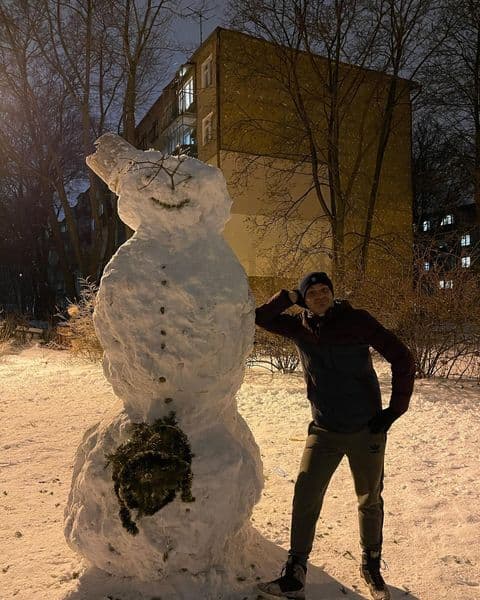 Еще один огромный снеговик / фото: @max_ostrovsky
