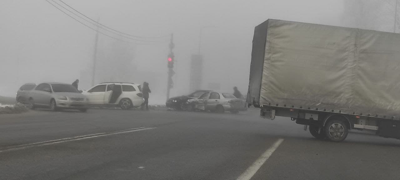 Авария по дороге к аэропорту / фото: tg ДТП Пробки Днепр