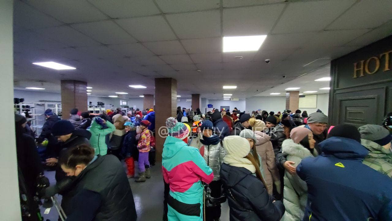 Очередь в "Лавине" / фото: ХД