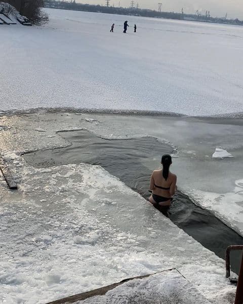 Крещение в Днепре / фото: @juliiia_frolova