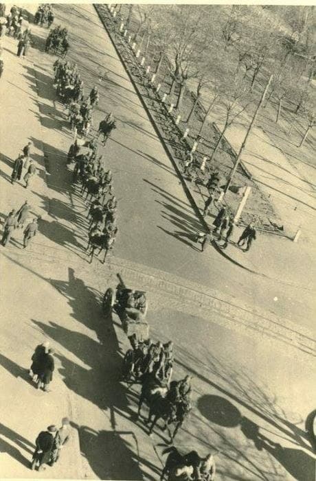 Появились редкие фото Днепра времен войны / фото: tg Канал Артема Костюка