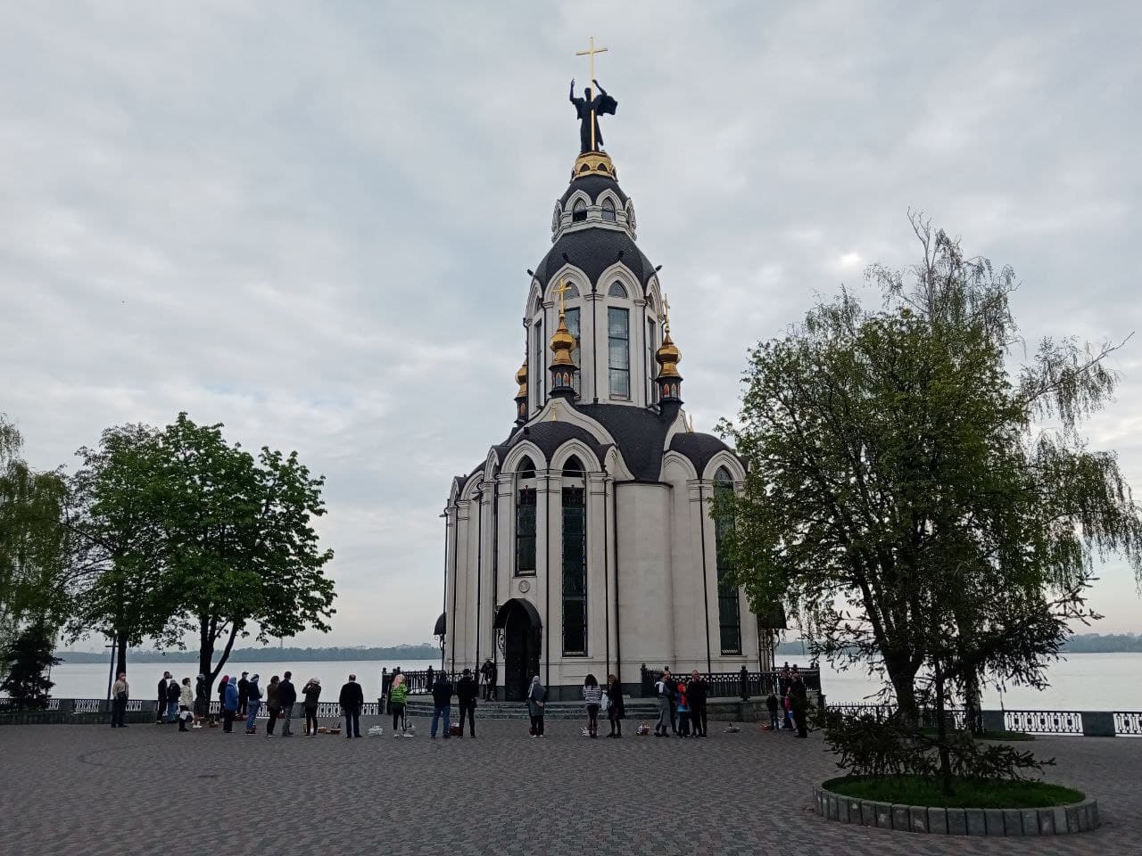 Пасха в храме на Набережной - фото: opentv.media