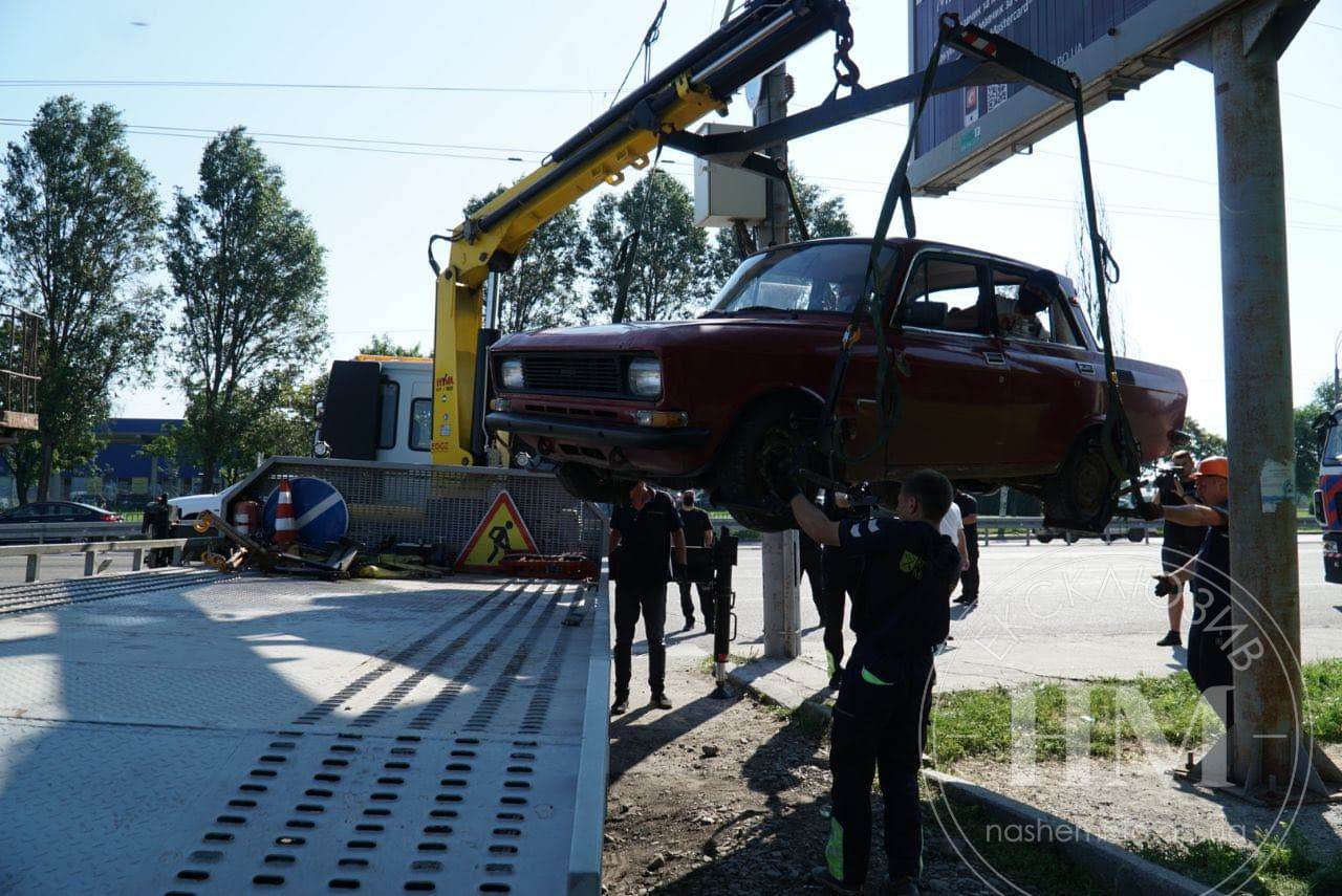 В Днепре эвакуировали автомобили - фото: nashemisto.dp.ua