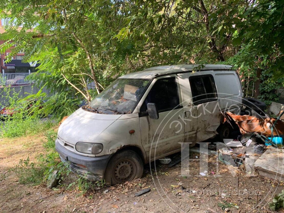 По словам горожан, парень жил тут давно / фото: nashemisto.dp.ua