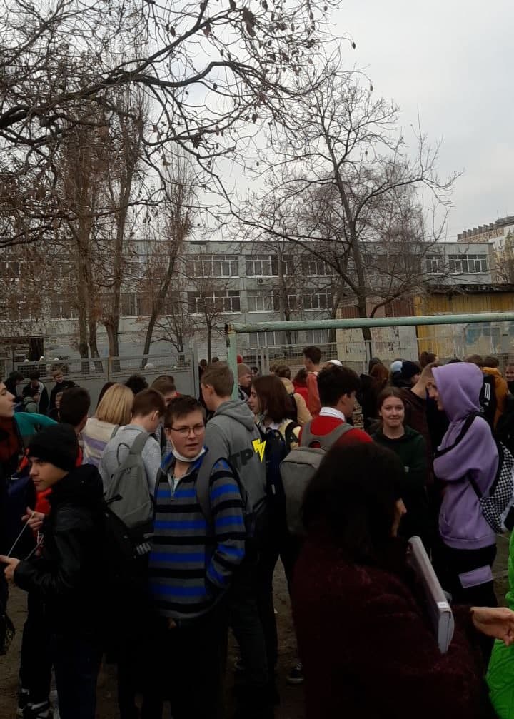 Сообдщили о минировании школы №111 - фото: t.me/truexadnepr