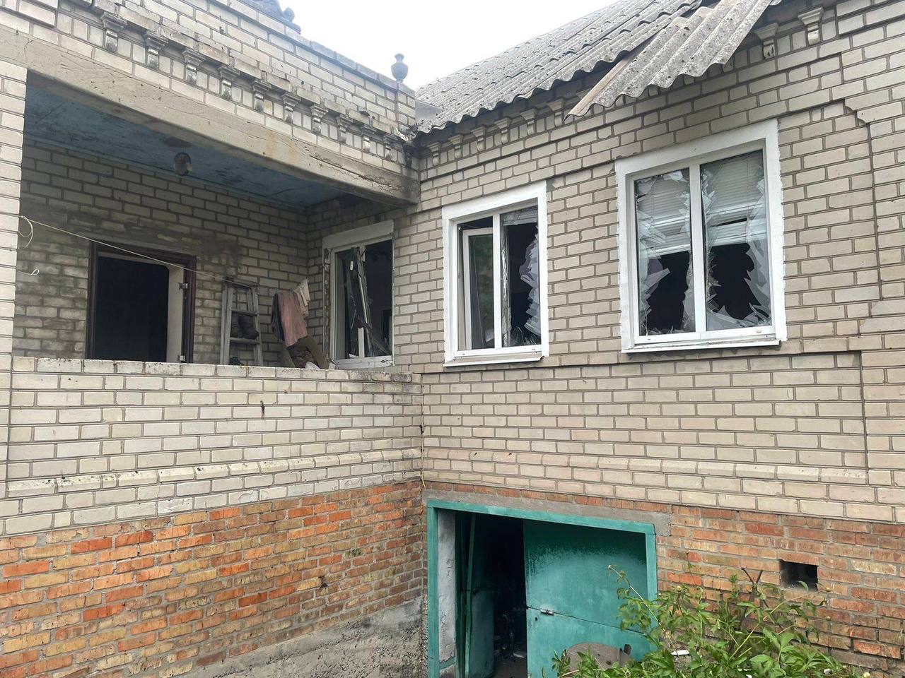 Пошкоджено будинок  - || фото: t.me/dnipropetrovskaODA